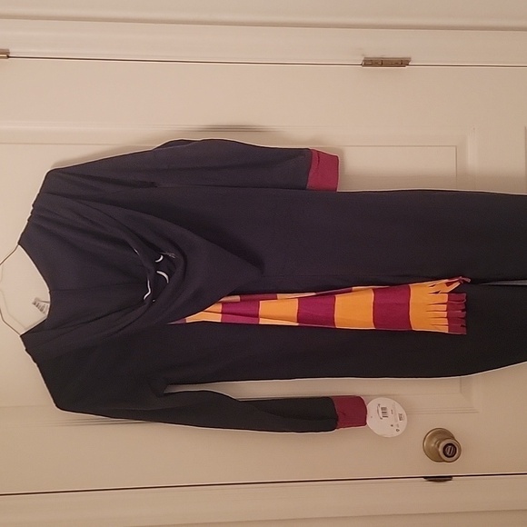 Official Harry Potter Gryffindor Onesie Pajama, Size XS, NWT! - Picture 10 of 12